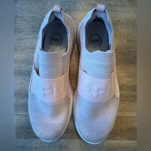 Women’s APL TechLoom Bliss sneakers size 8.5